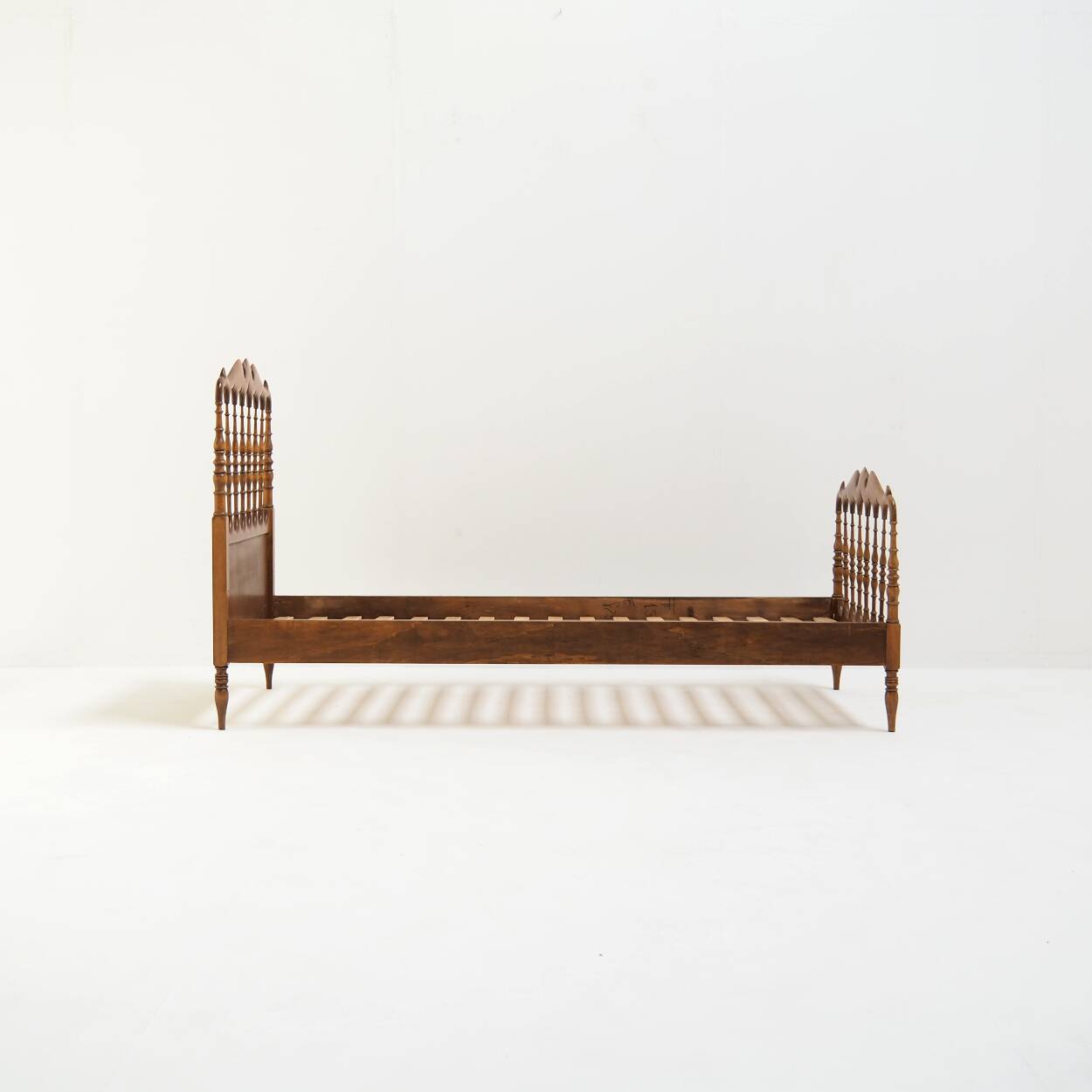 Lit Chiavari classique italien en pin, 2/2