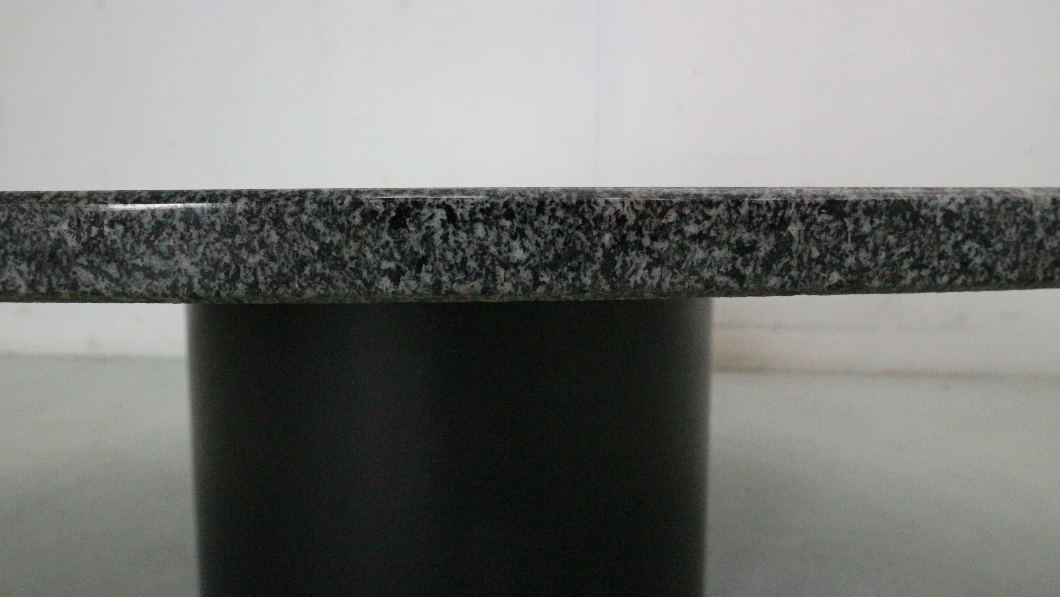 Mid-century  granite stone round coffee table, 1970's italy