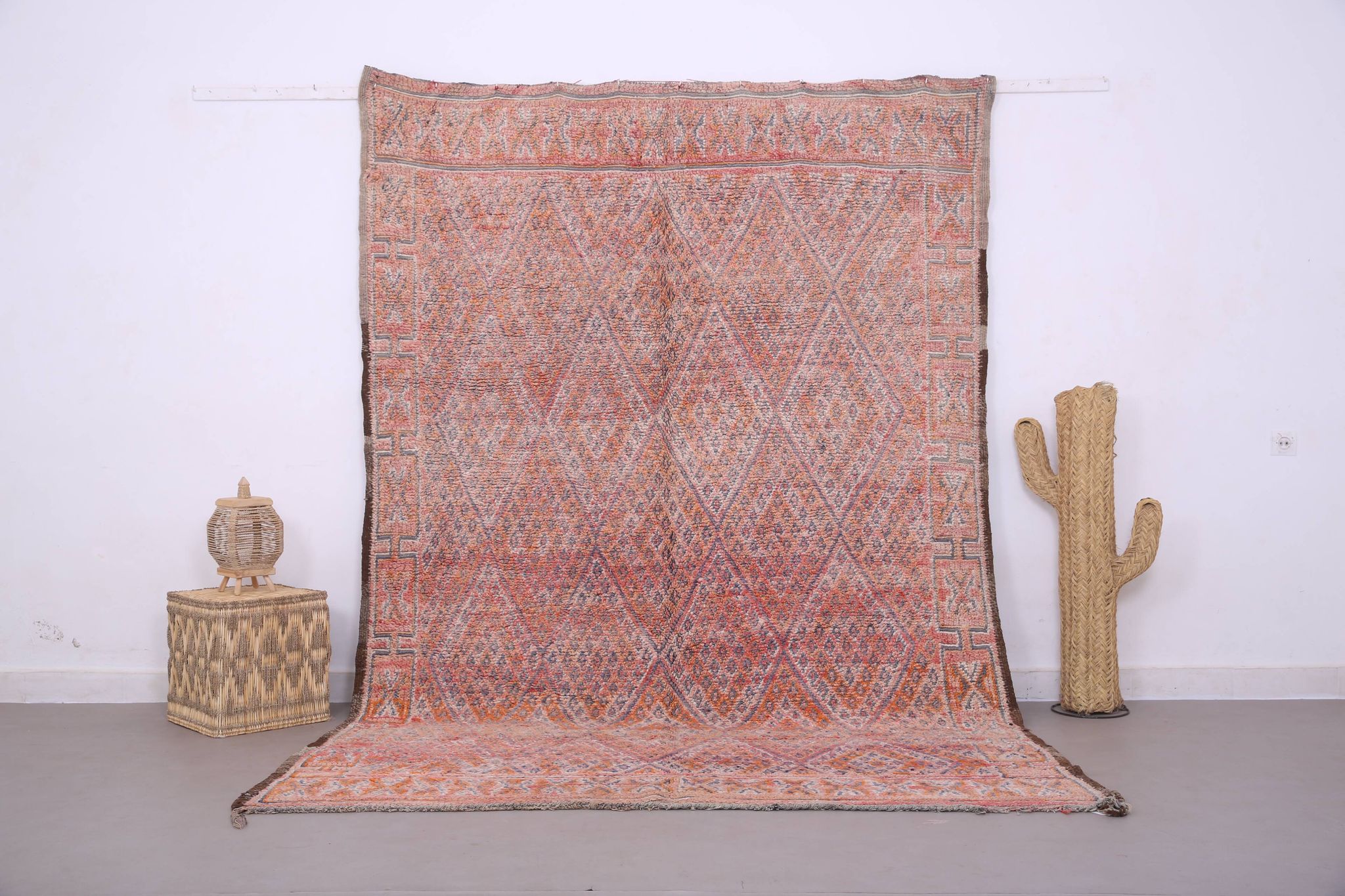 Pink Vintage Moroccan Rug 205 x 303 cm, Berber Wool Rug, Berber Boho Rug