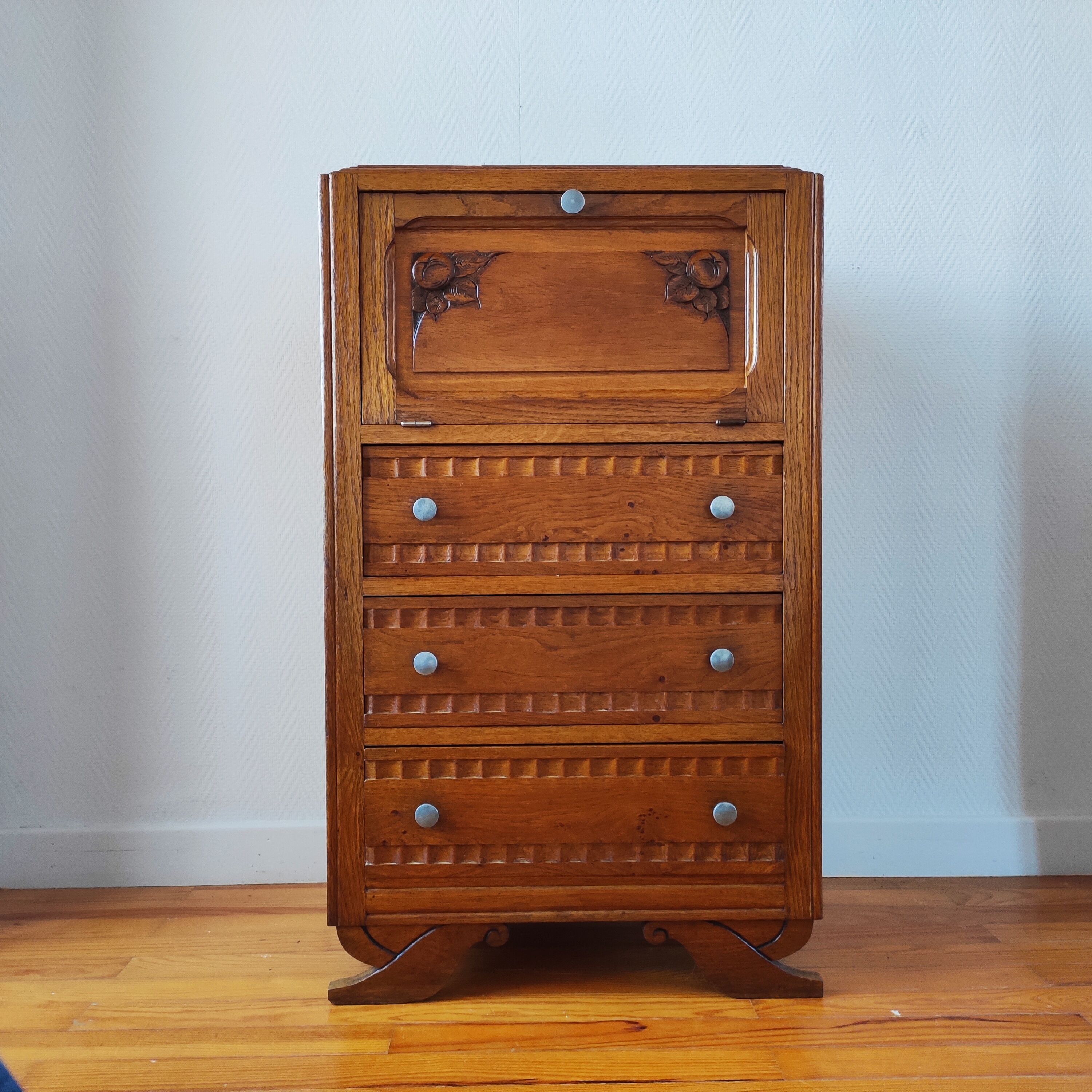 Art Deco oak chest of drawers