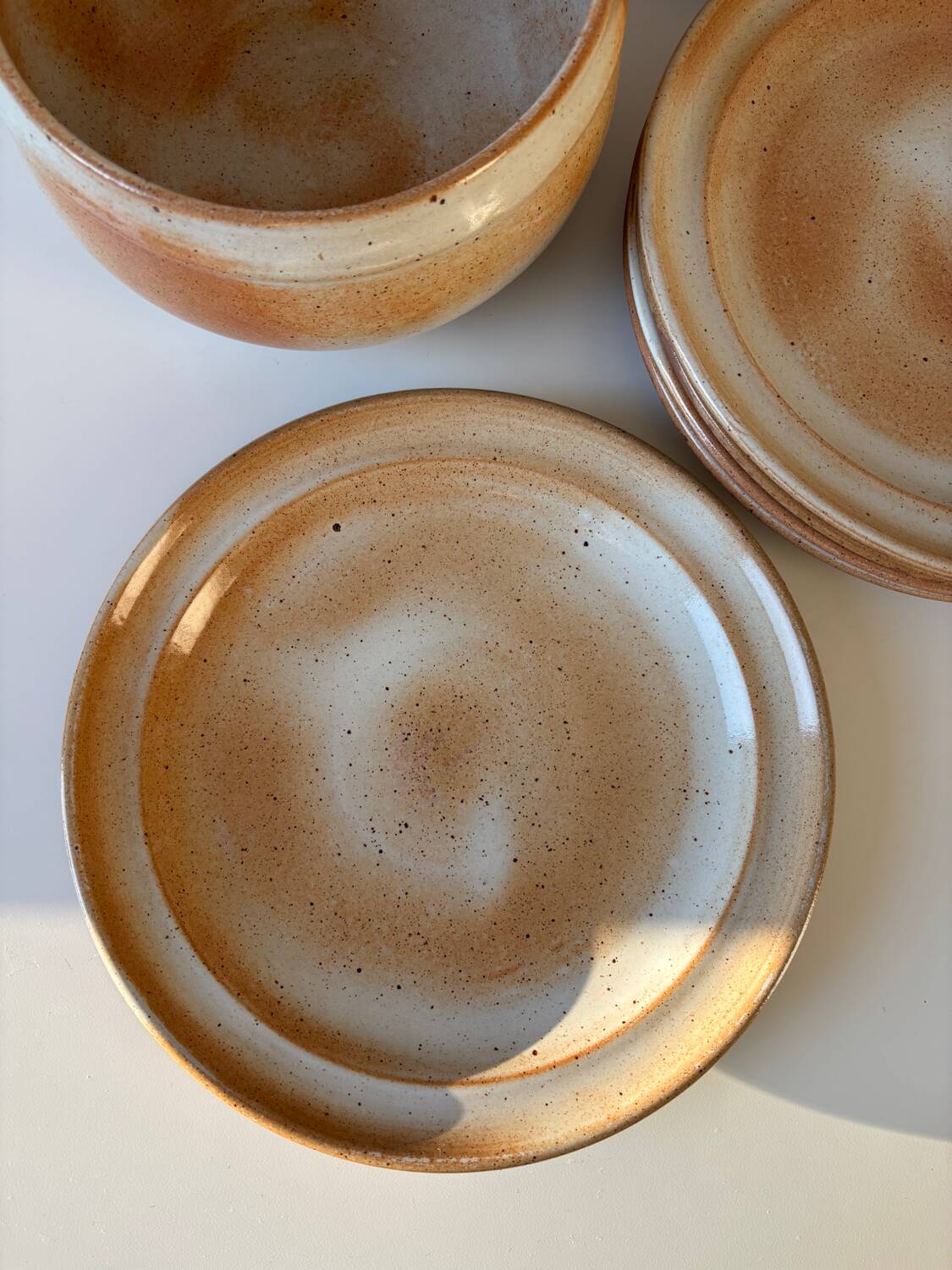Plates and dish Stoneware from the Marsh