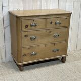 English chest of drawers in nineteenth century fir