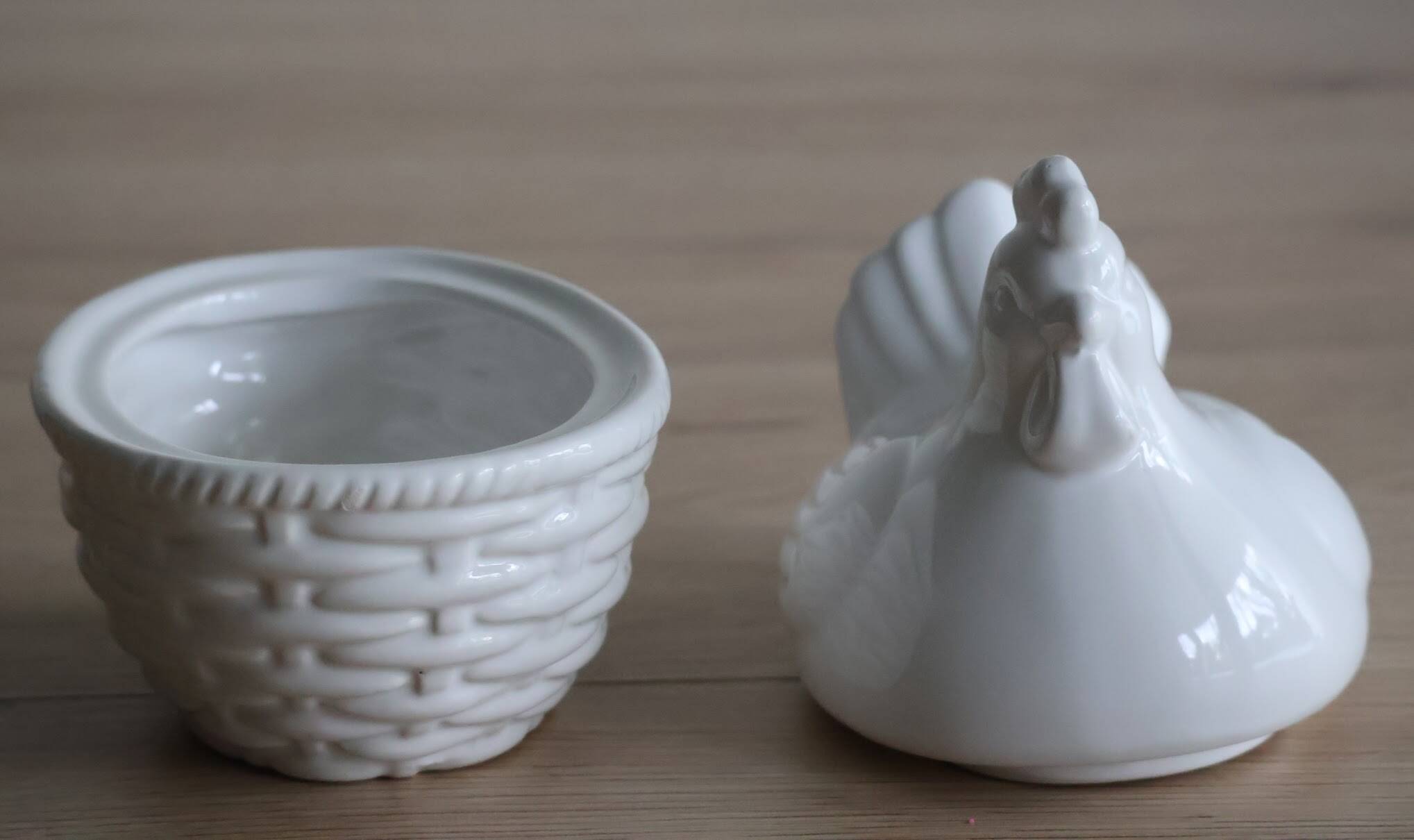Sugar bowl with white ceramic hen decoration