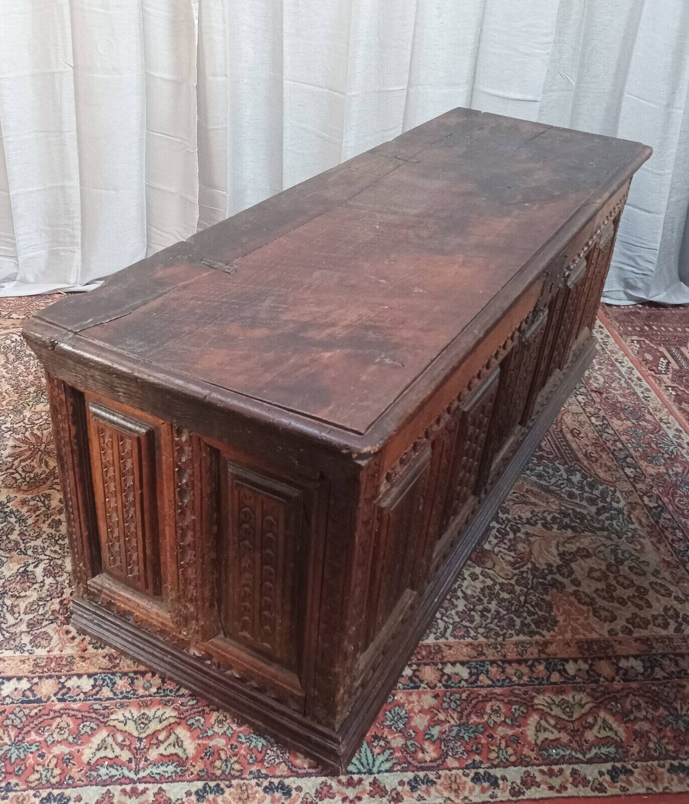 Louis XIII chest in carved walnut, 17th century