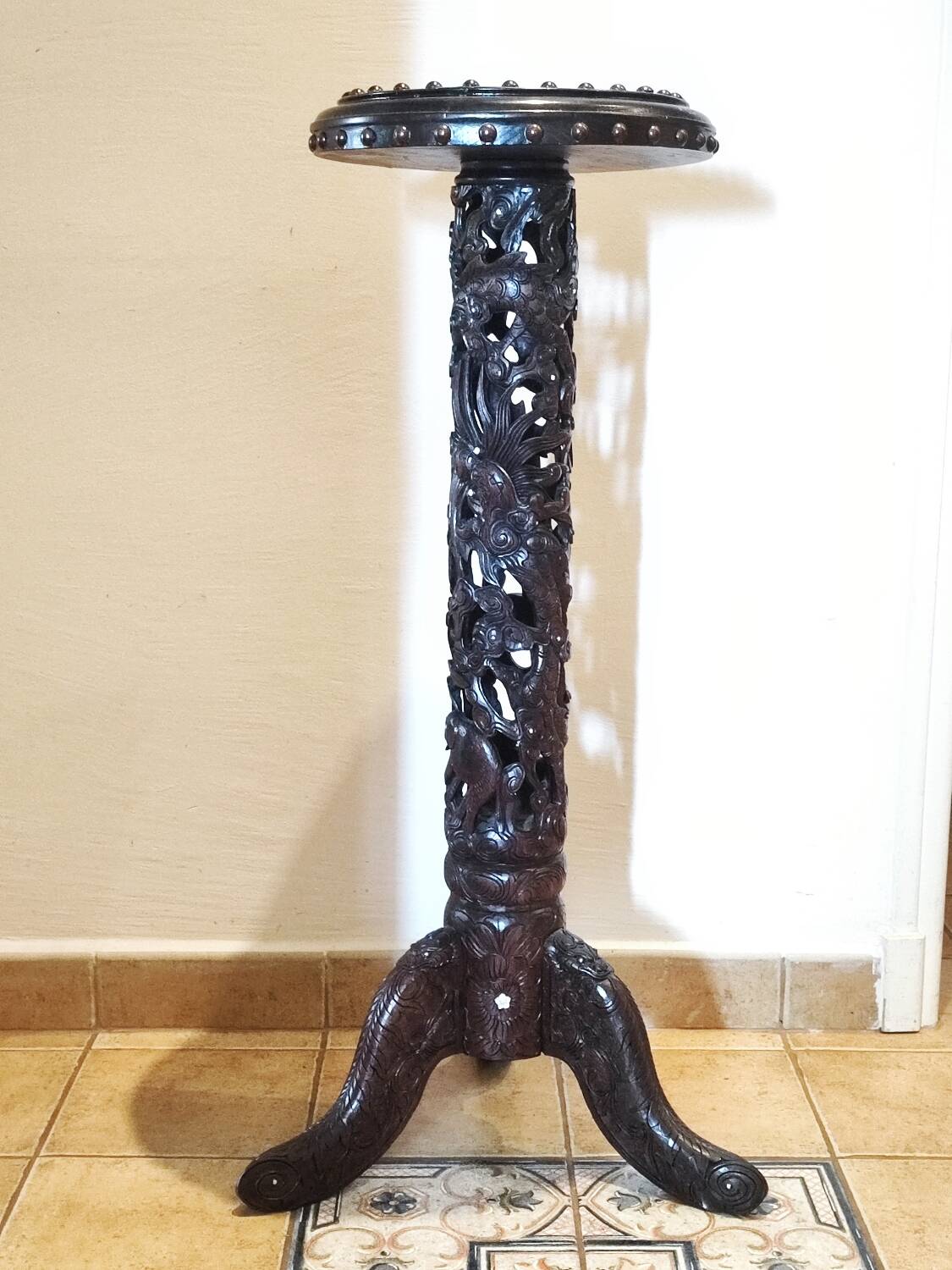 Colonne sculptée chinoise