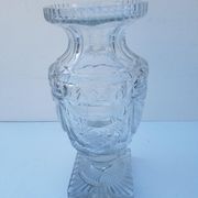 Vase cristal taillé forme Médicis