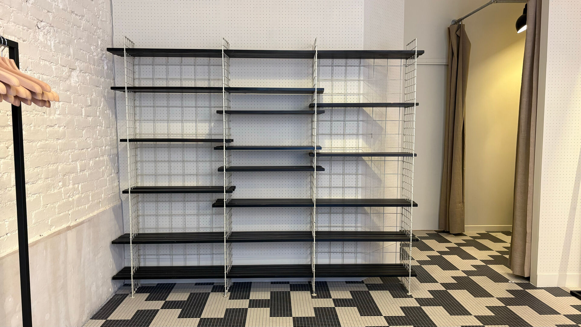 Vintage wall shelf | 60's bookshelf