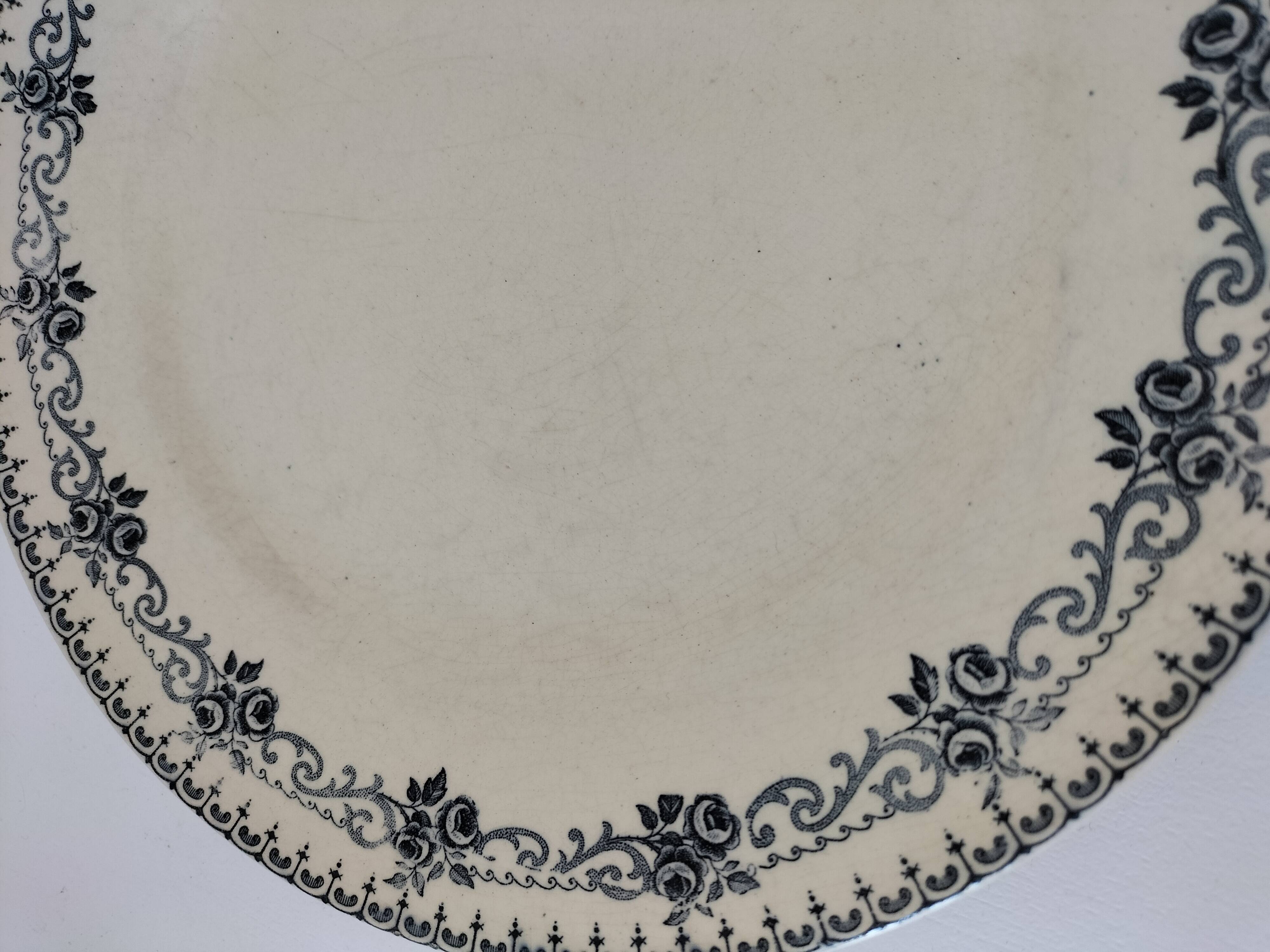 Plate from the H. Boulenger & Cie Choisy-le-Roi Parmentier model