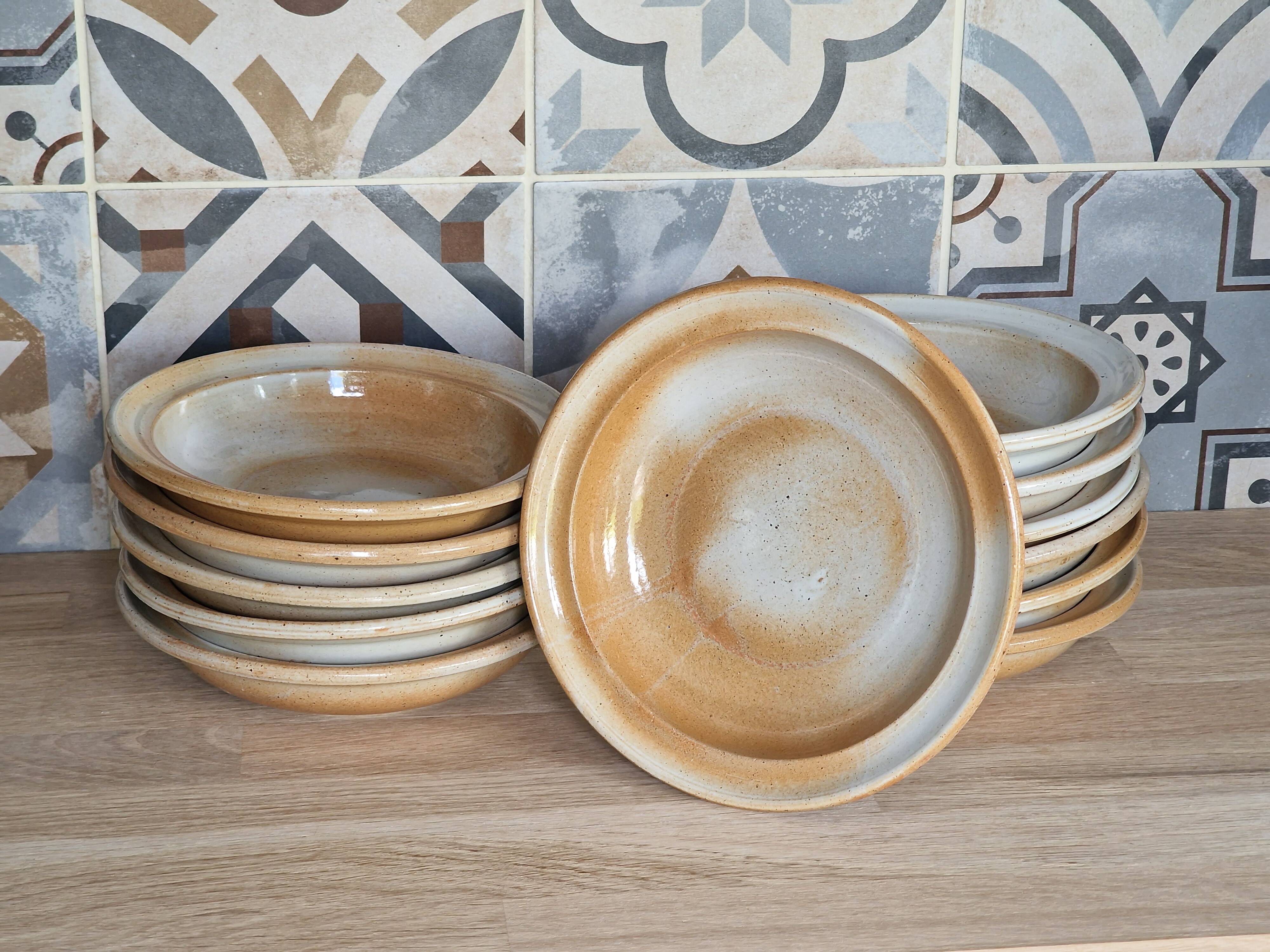 Complete table service in marsh stoneware, 92 pieces
