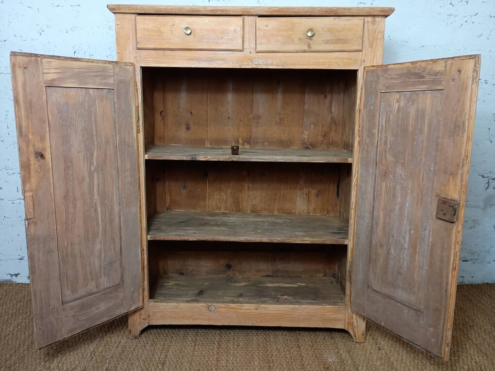 Grand buffet parisien vintage en sapin