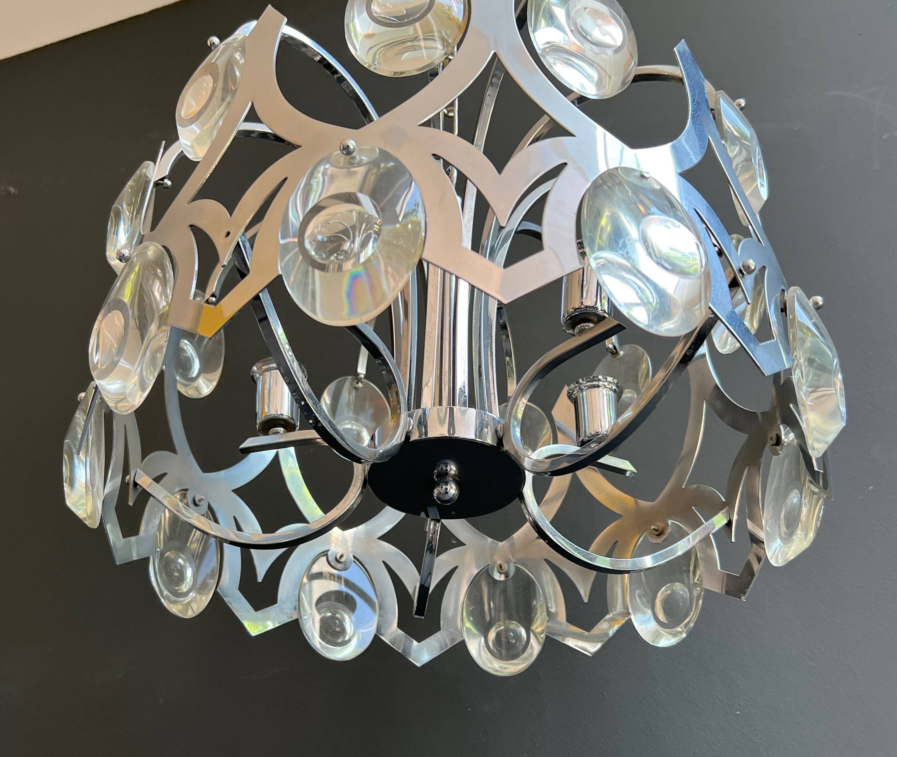 Lustre design en chrome et cristaux de Angelo Gaetano Sciolari. Vers 1970