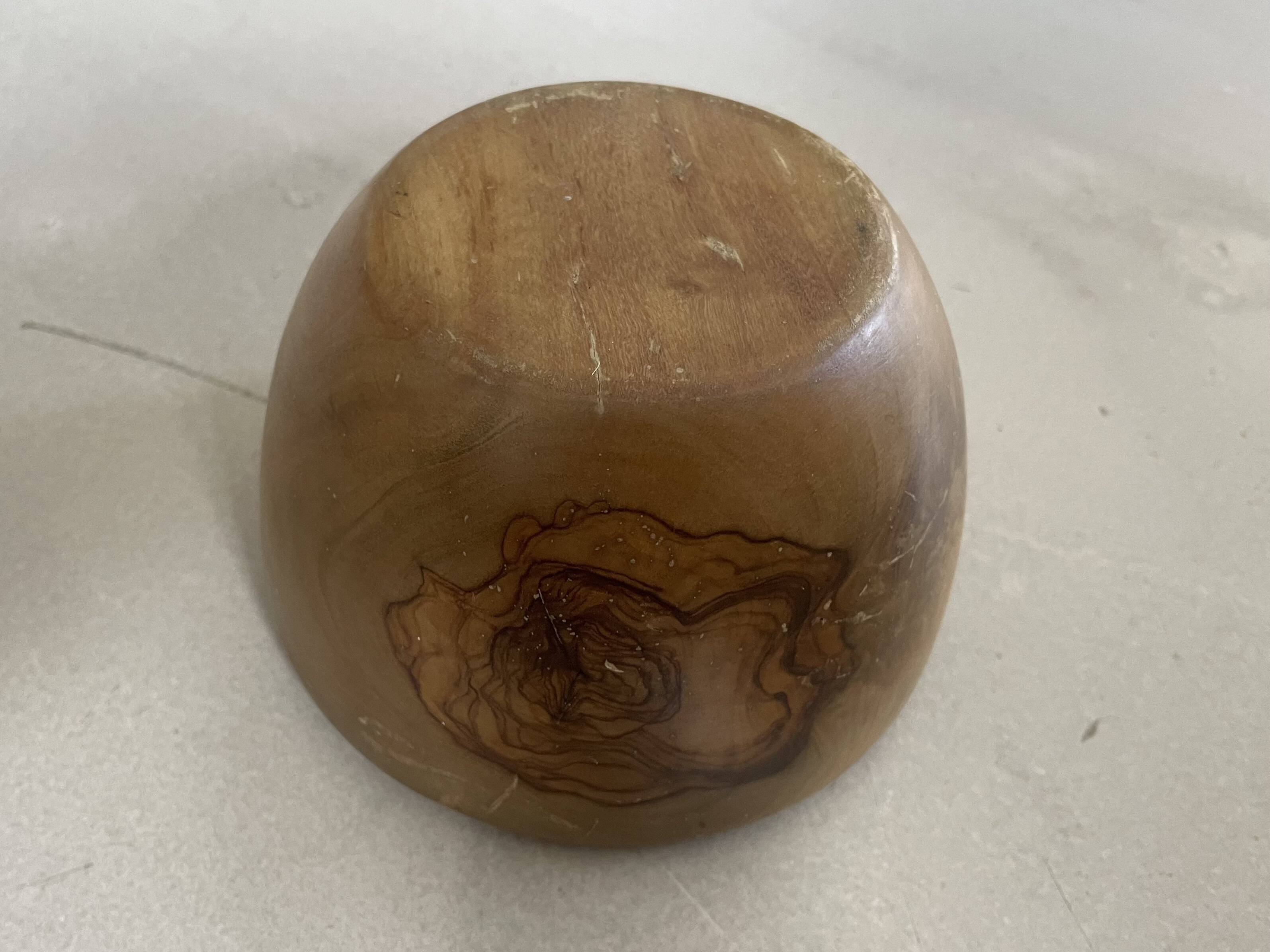 Solid olive bowl