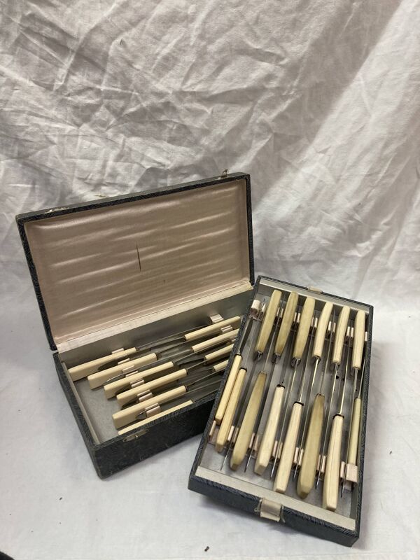 Ménagère de couteaux, 1970