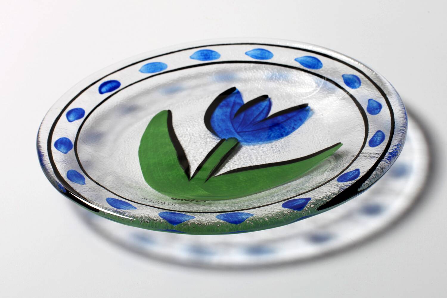 Kosta Boda Tulip Glass Plate: Ulrica Hydman Vallien, Swedish Design