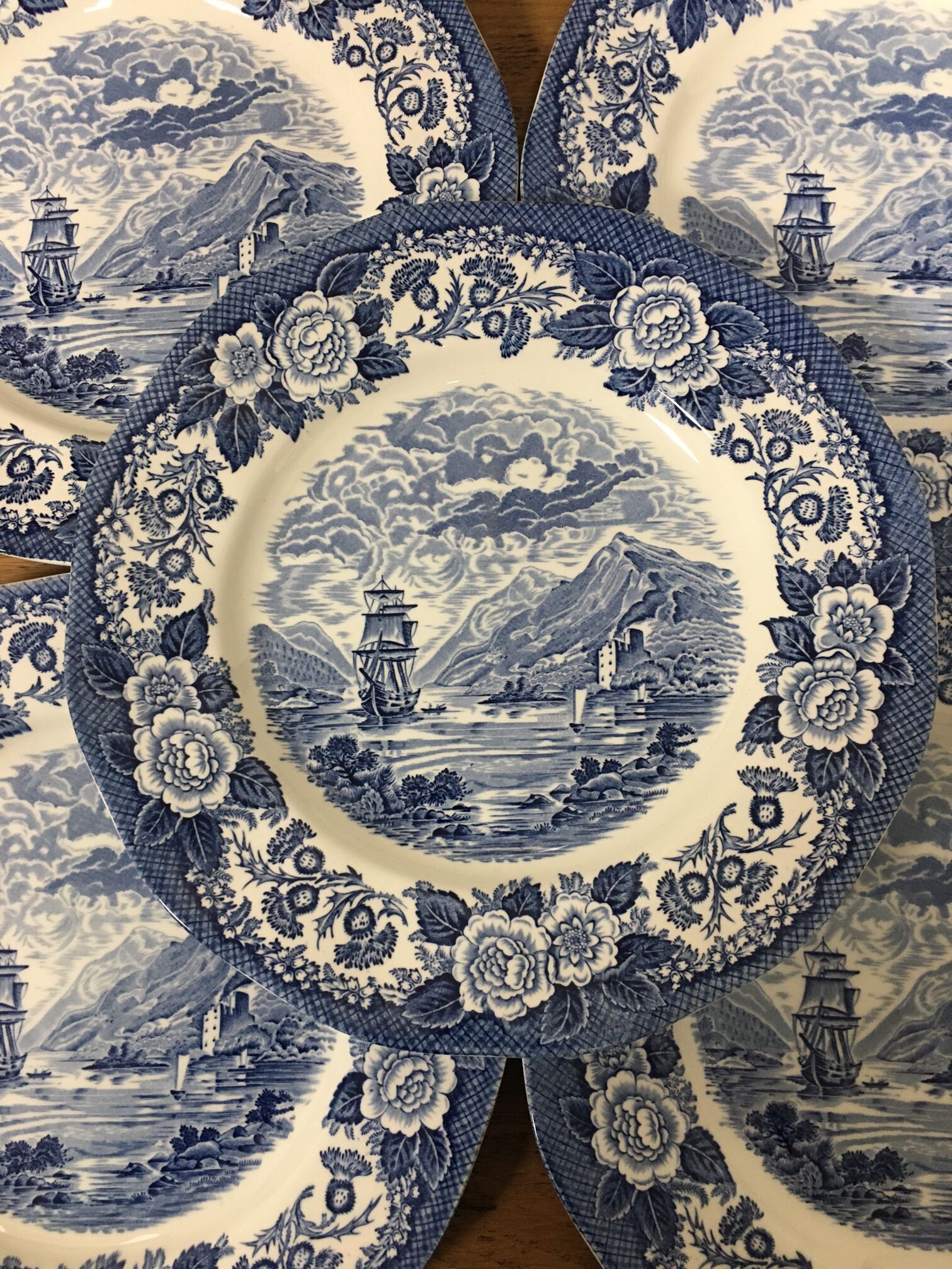 6 flat plates "Lochs of Scotland" Wegwood