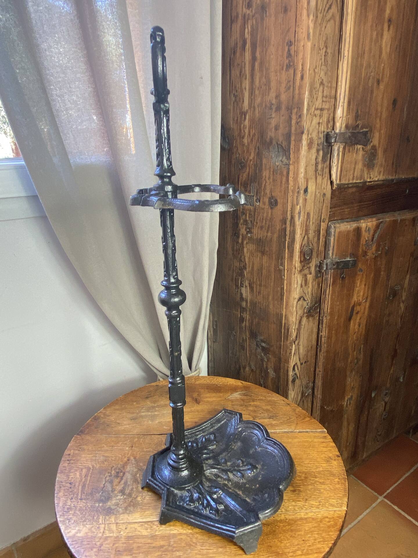 Porte-parapluie en fonte émaillée