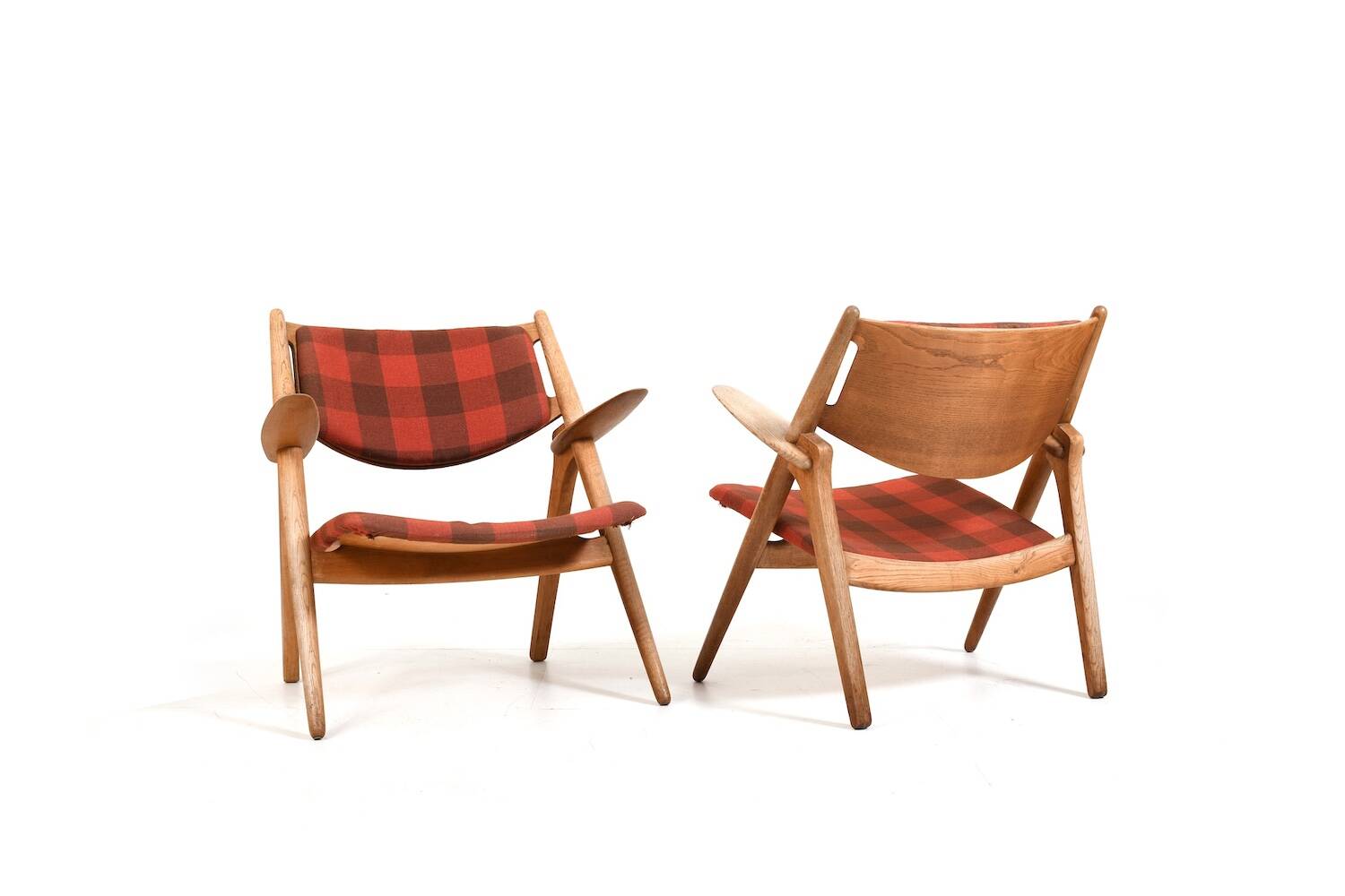 Early Pair CH-28 Oak Easychairs by Hans J. Wegner