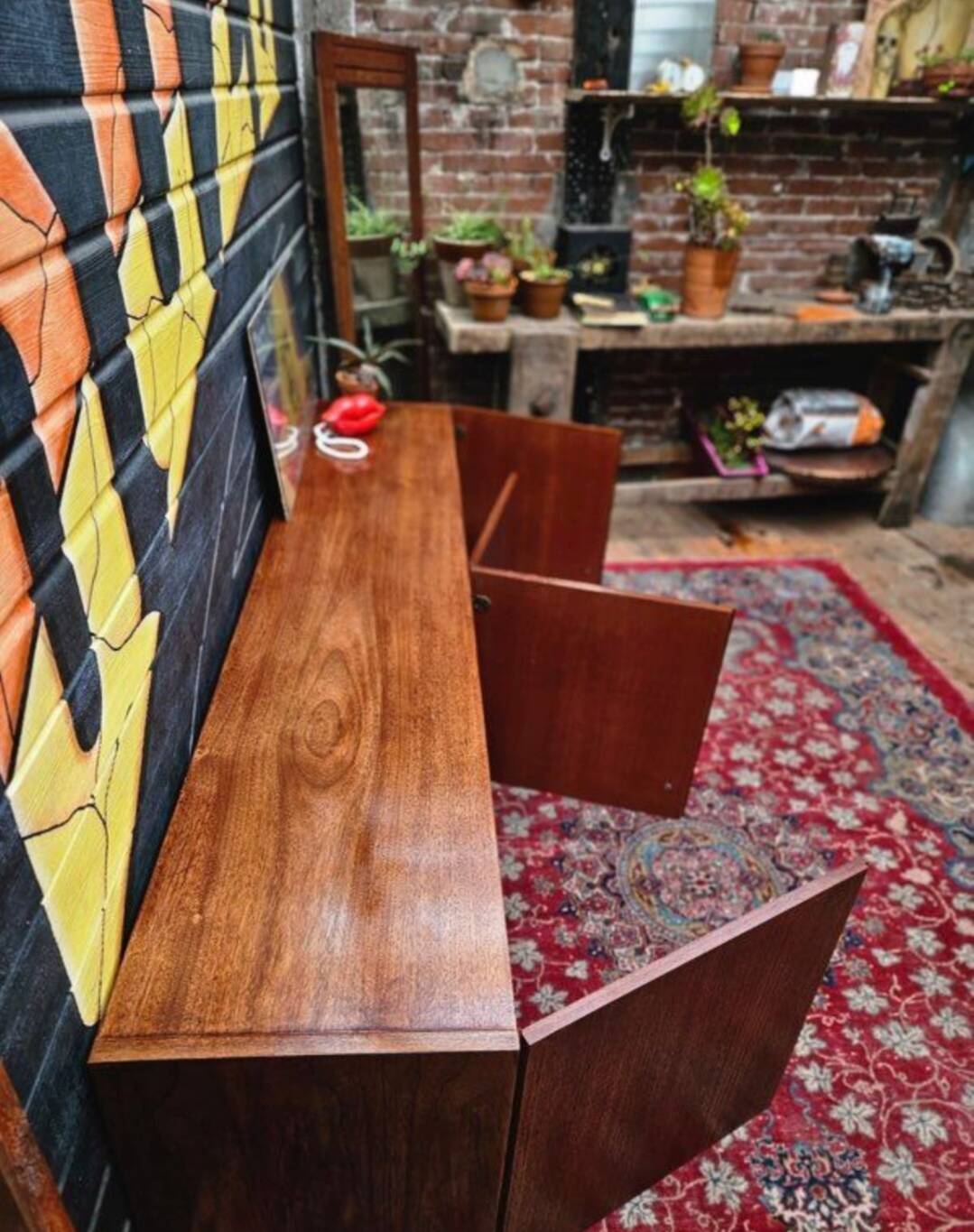 Teak enfilade