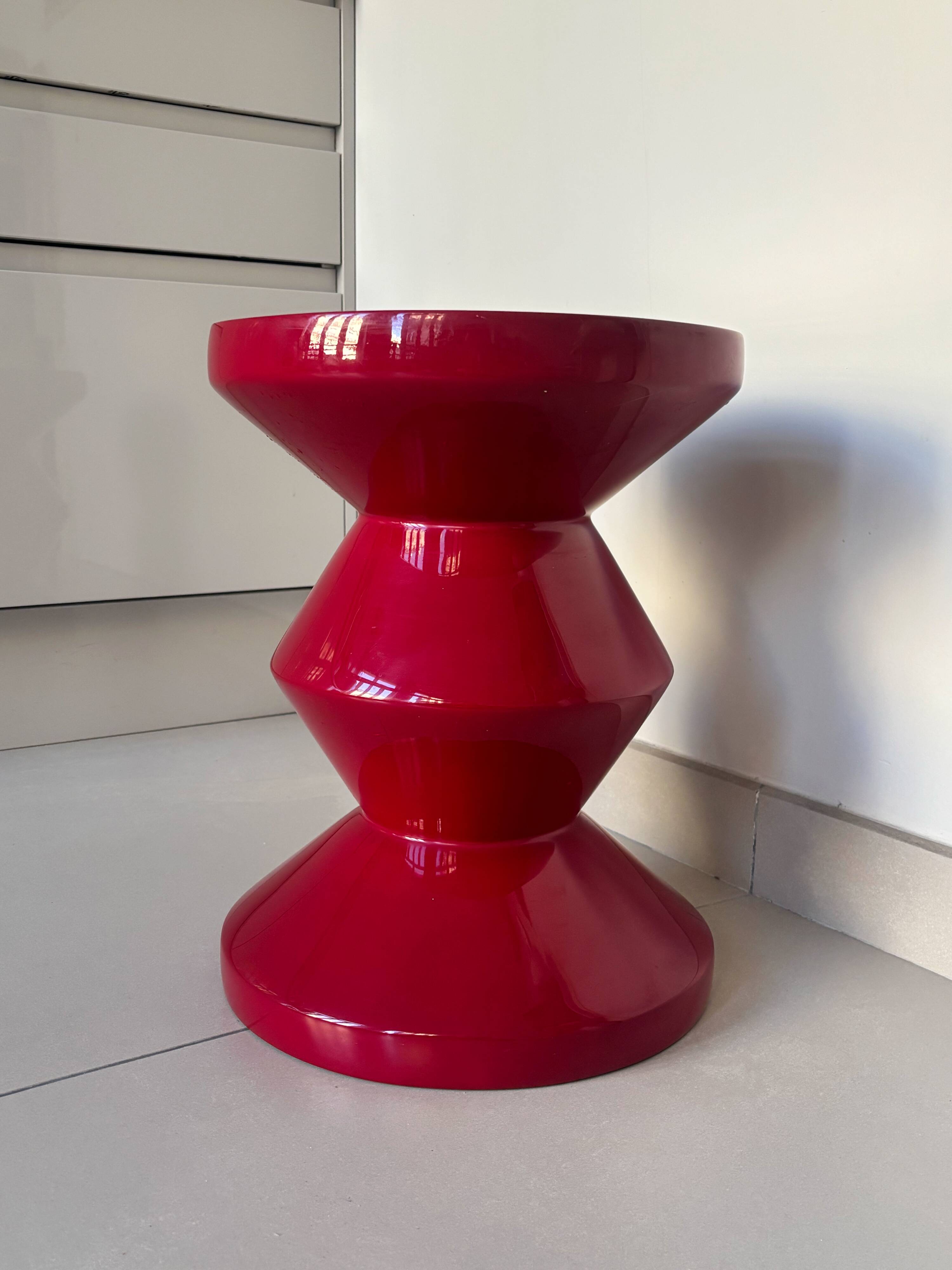 ZigZag Red Bordeaux Stool POlS POTTEN