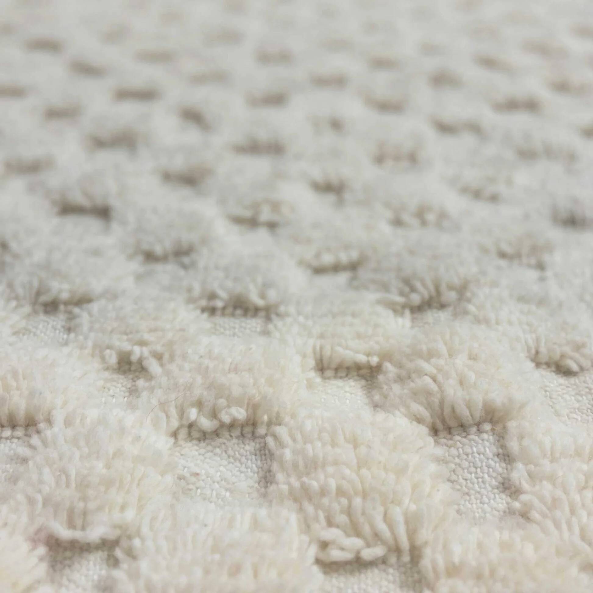 Tapis berbère Beni Ouarain • Motif texturé en carreaux blanc