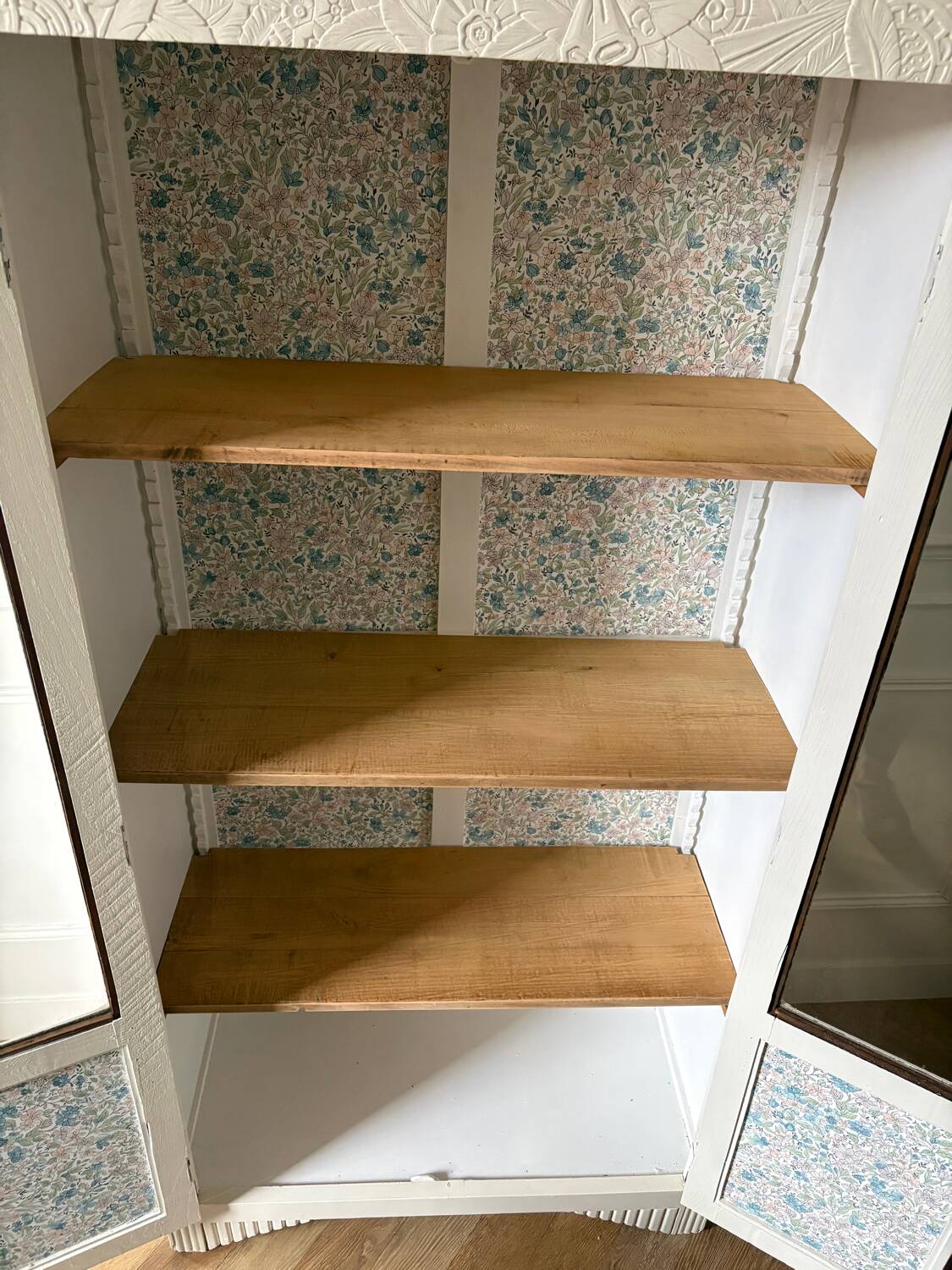 Parisian Art Deco display cabinet