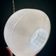 Suspension globe vintage en opaline blanche