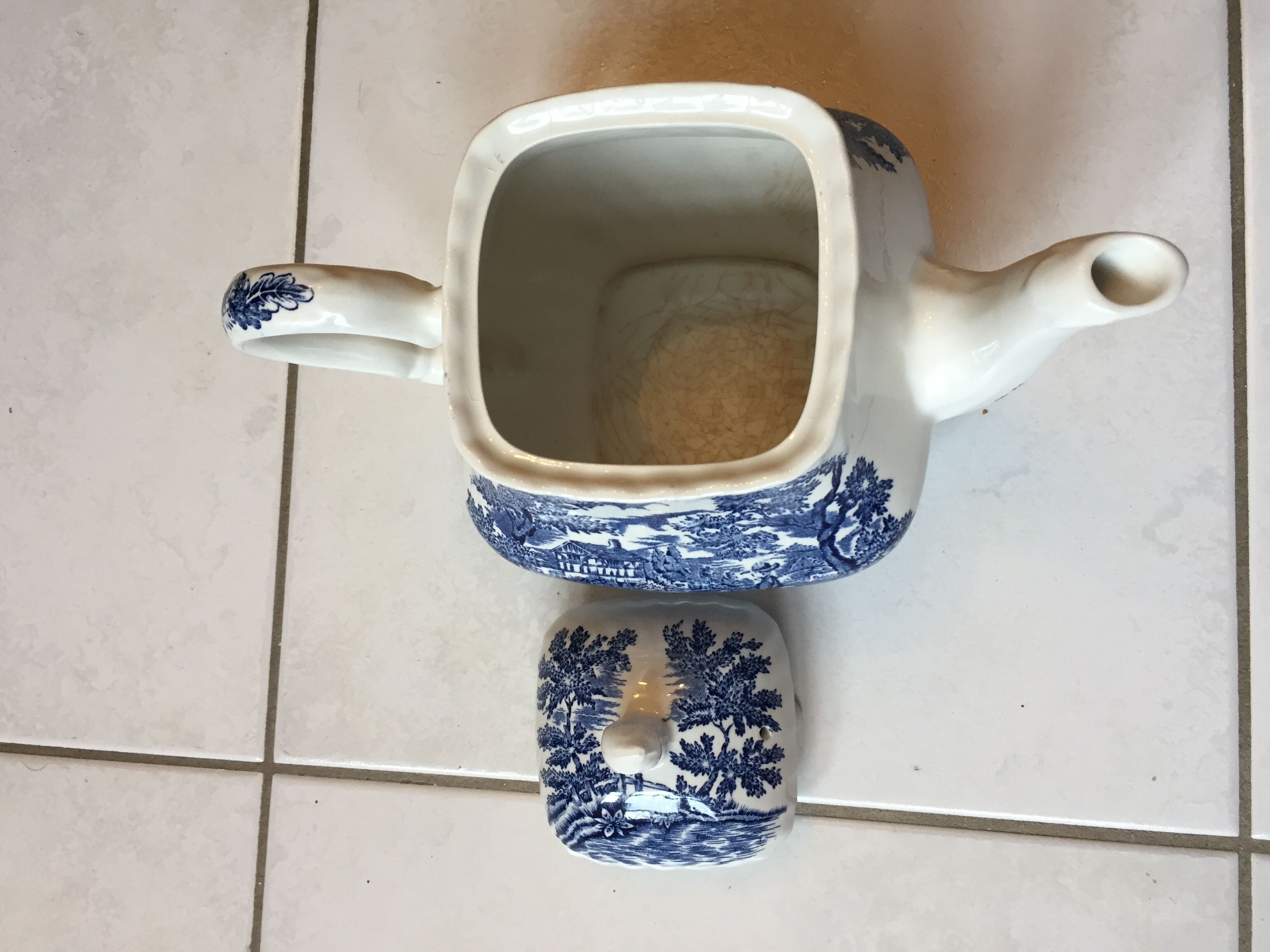 Vintage English teapot The Hunter by Myott