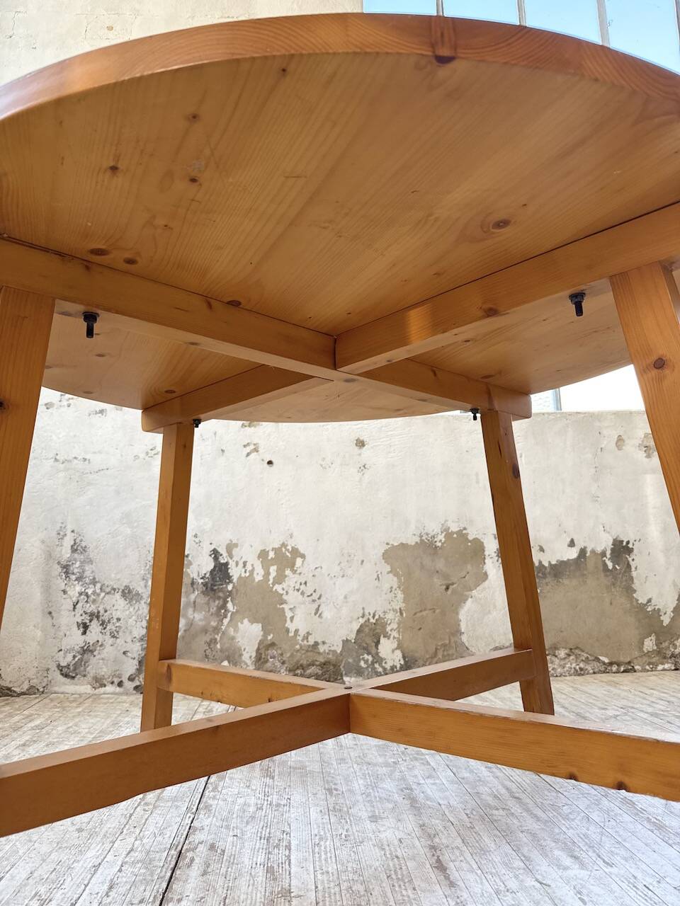 Set of round table and 4 rounded benches, 1950