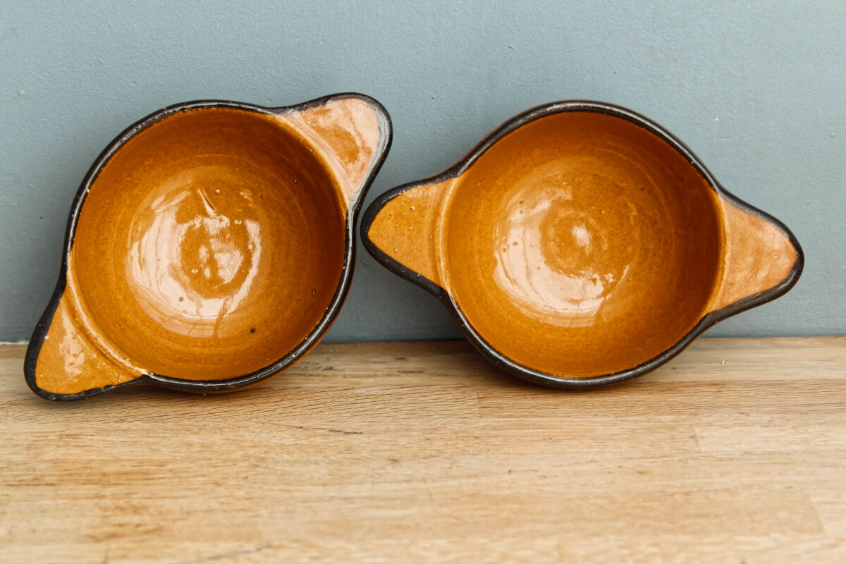 Pair of eared bowls in sandstones