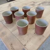 8 tasses / verres anciens en grès vernisse