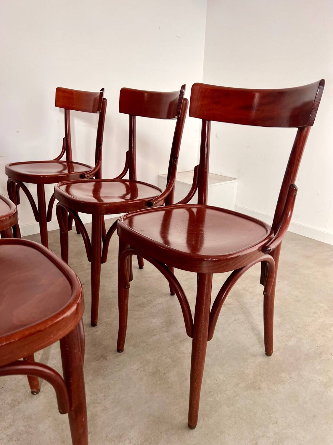 Set of 6 vintage 70s curved varnished wood bistro chairs