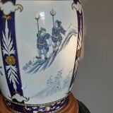 Chinese-decorated lamp