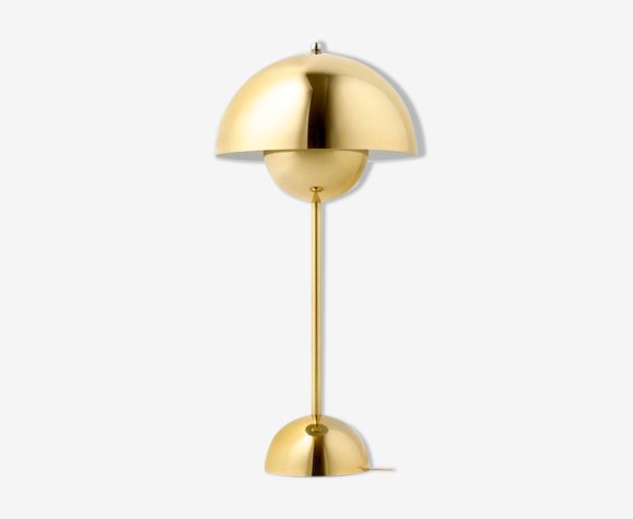 Lampe de table FlowerPot VP3 en laiton doré by Verner Pantone, 1969