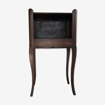 Table de chevet avec tiroir latéral  de style Louis XV