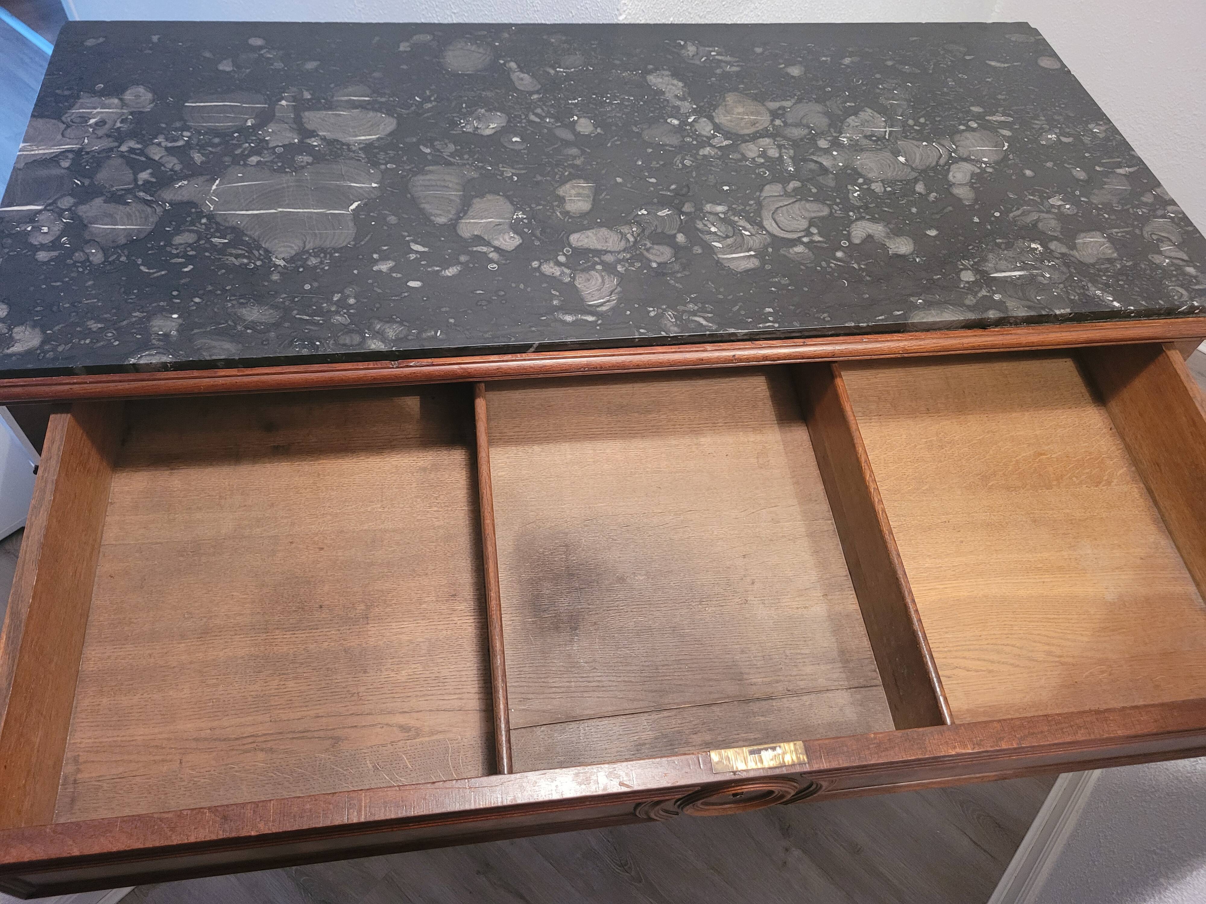 Chest of drawers, secretary