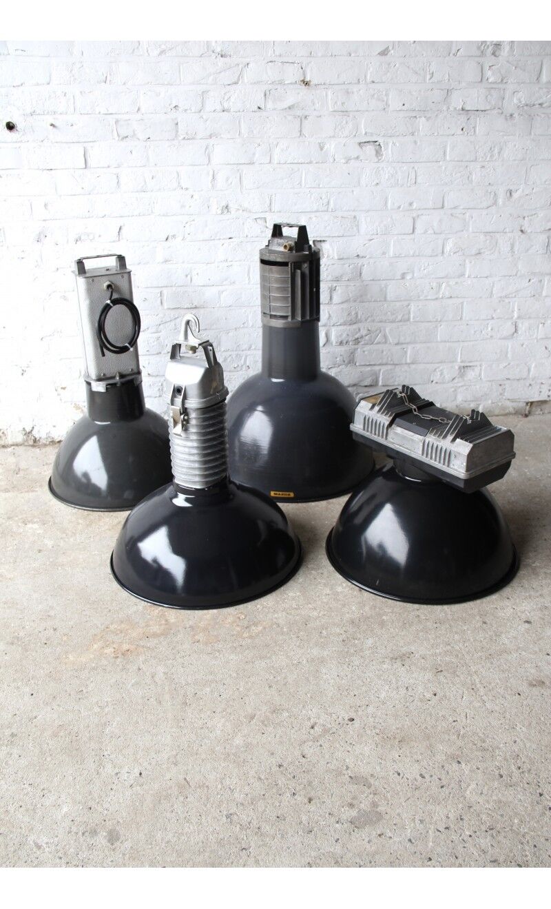 Suspension mazda in black enamel