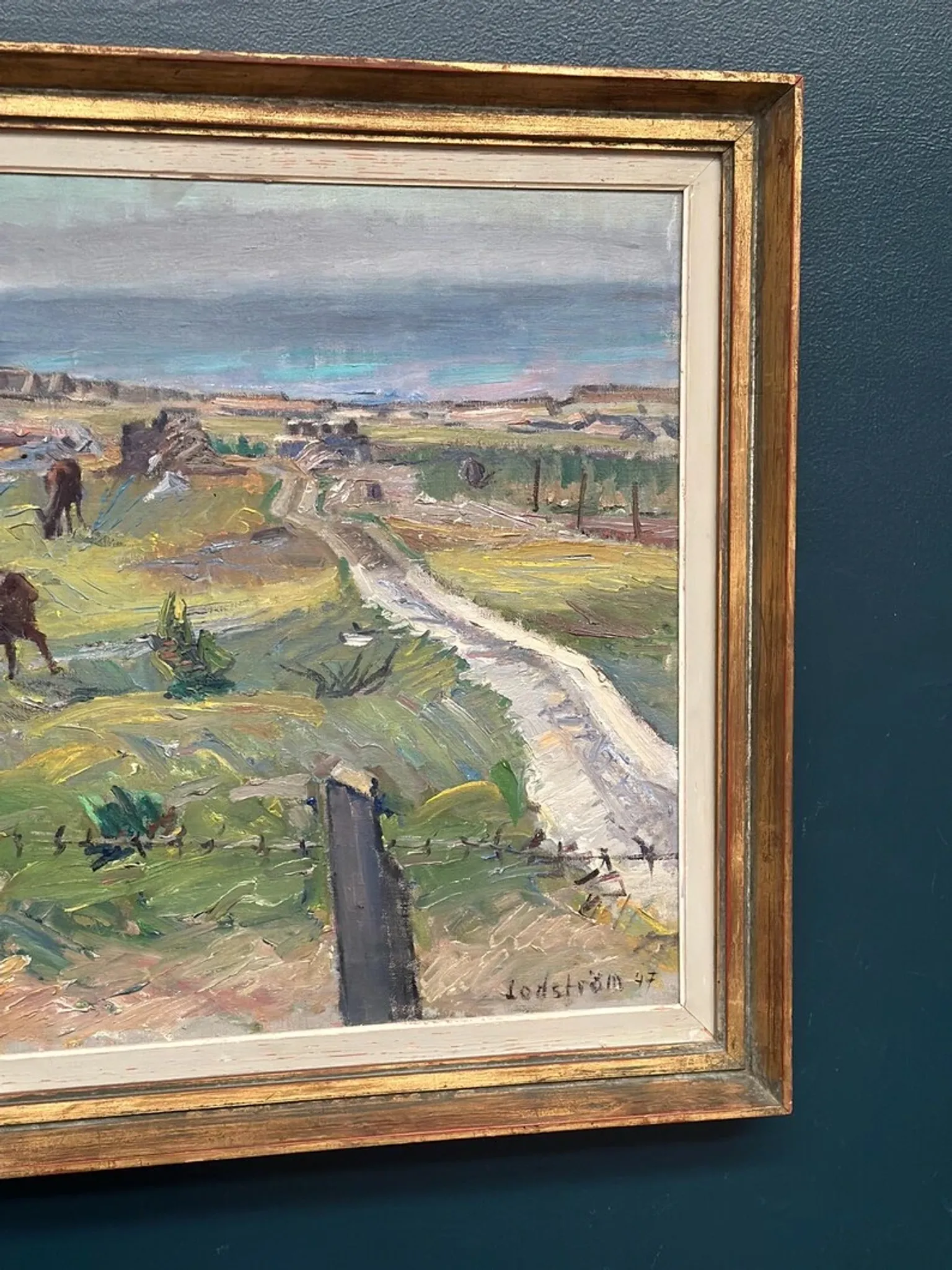 Original Swedish Oil on Canvas – "Coastal Scene with Horses" by Georg Lodström – Signed – 1947 – Framed – 77 × 66 cm