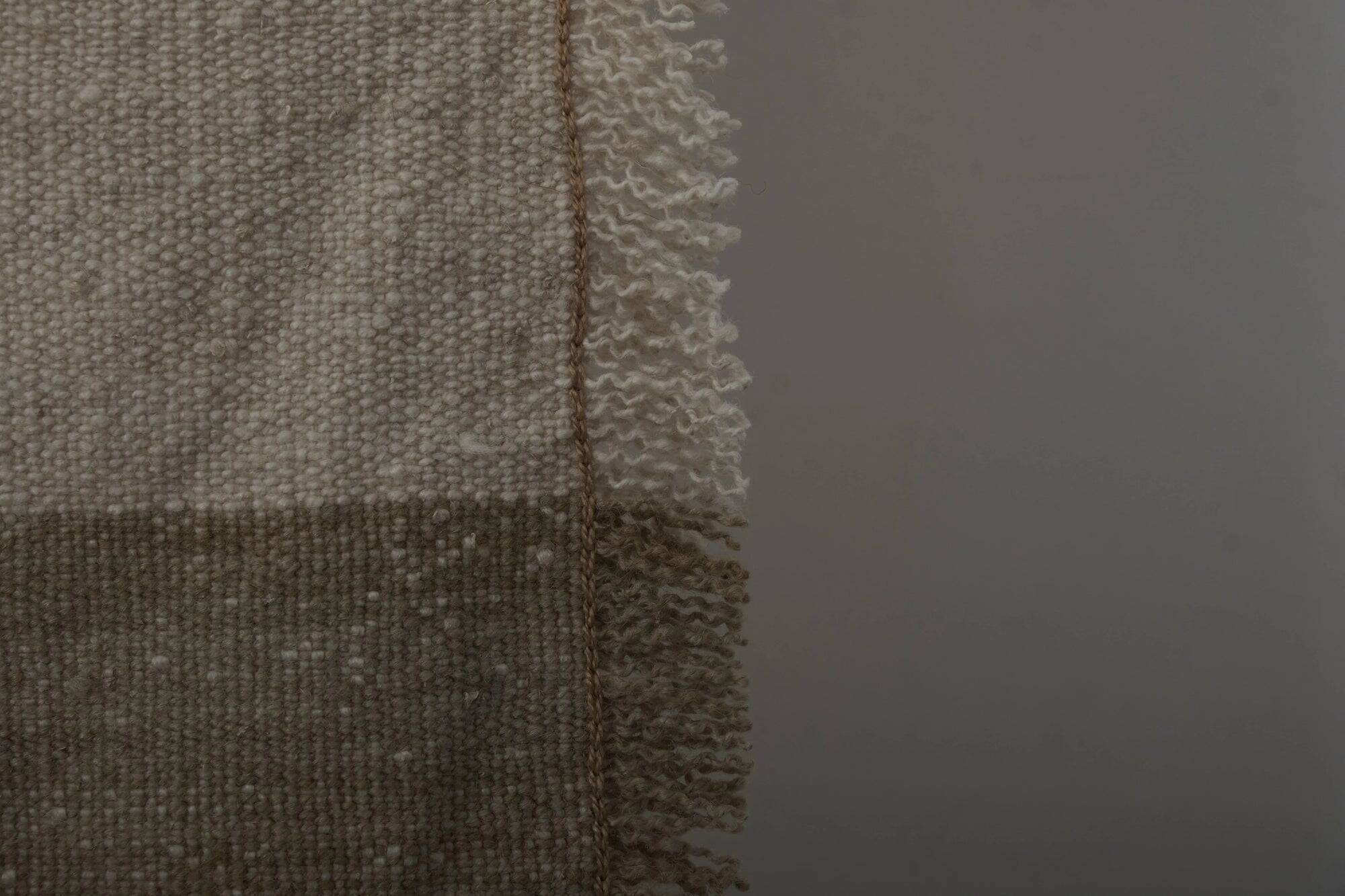 Vintage Turkish kilim, handwoven, 200x285 cm.