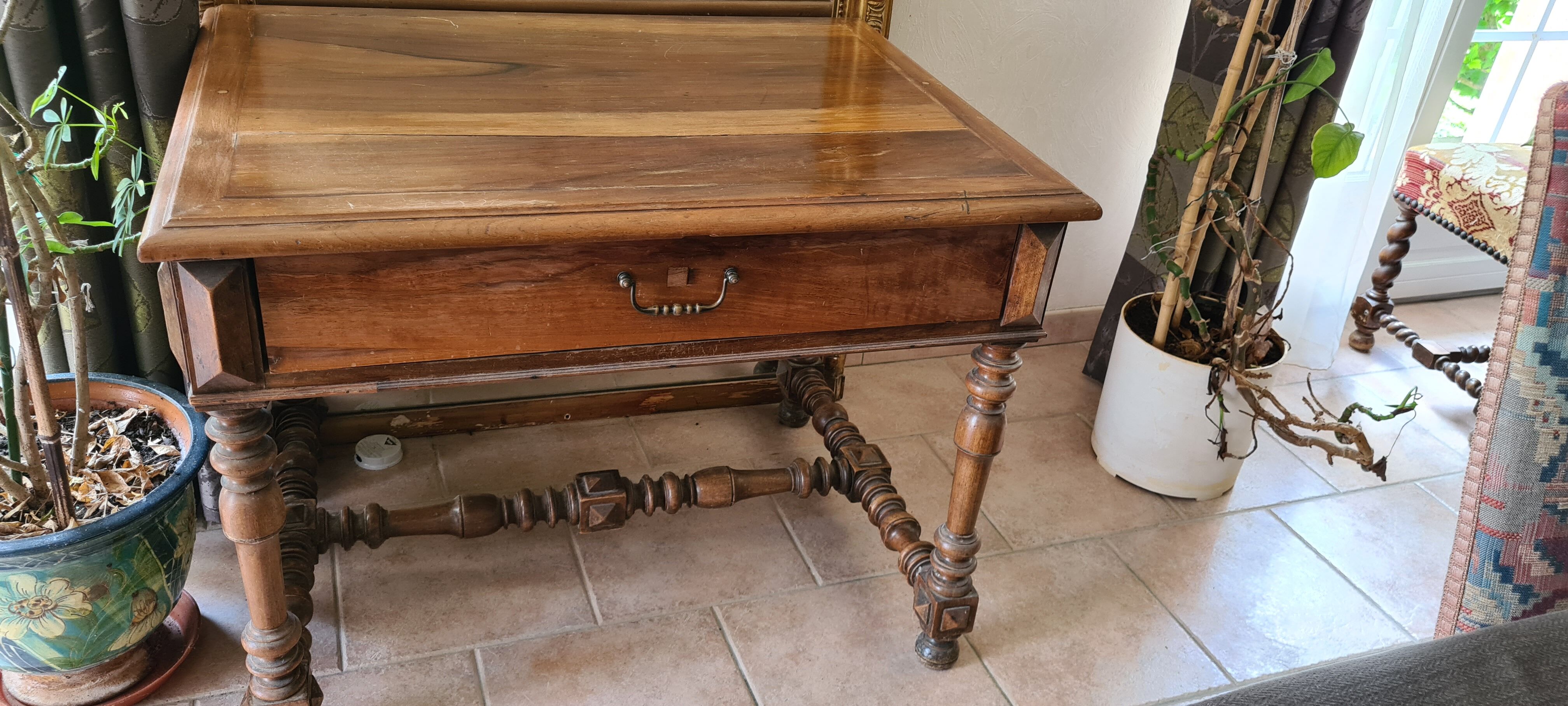 Louis XIII table