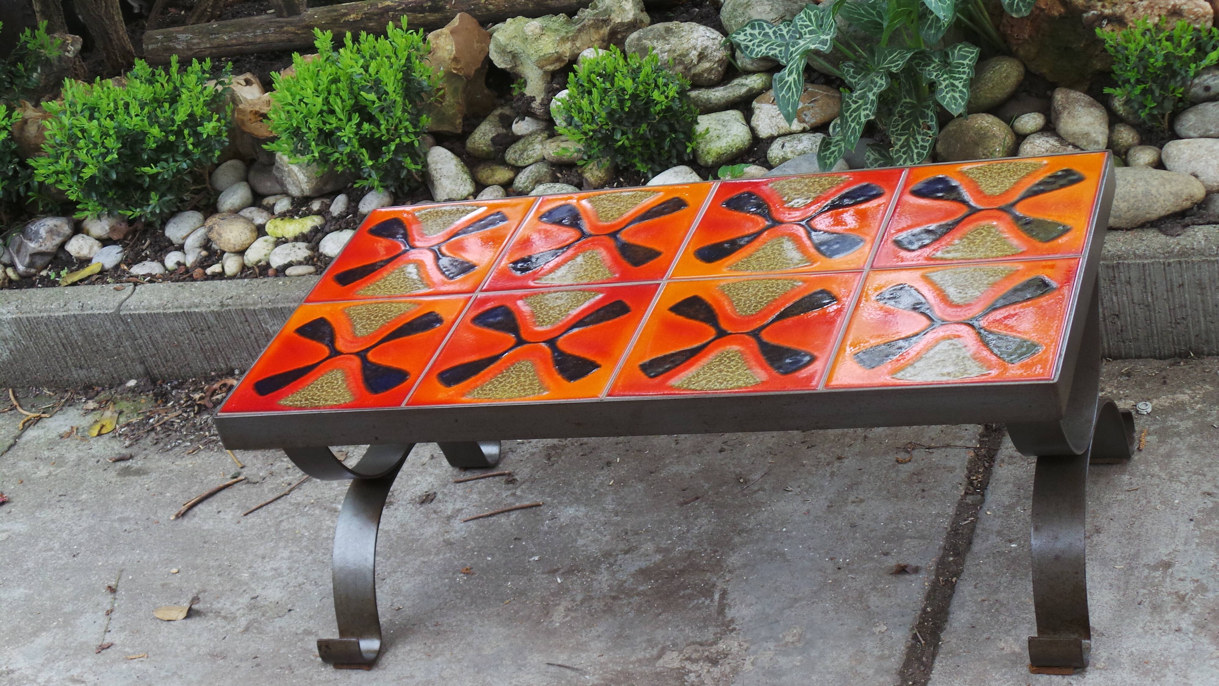 Table low ceramic vintage