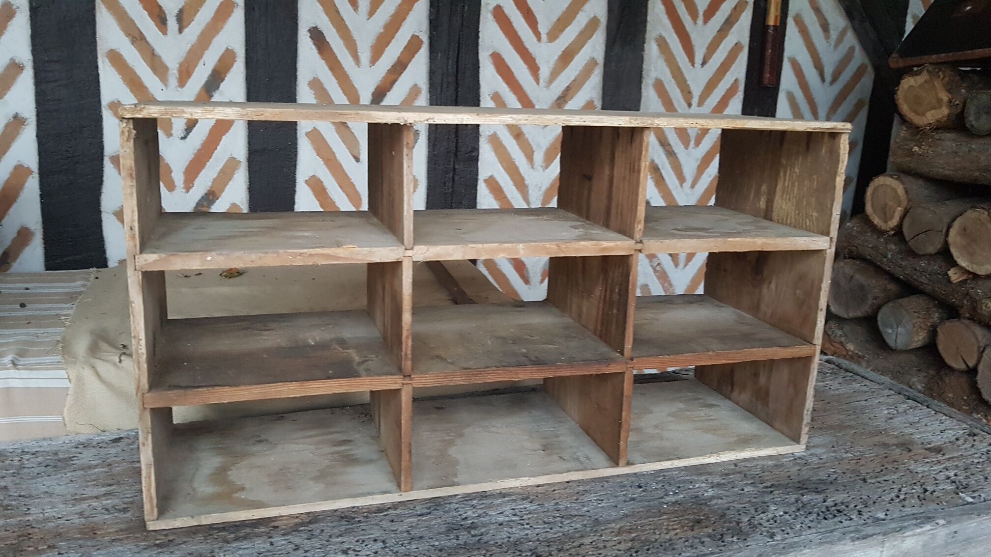 Wooden shelf 9 boxes