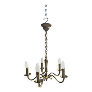 Lustre classique doré