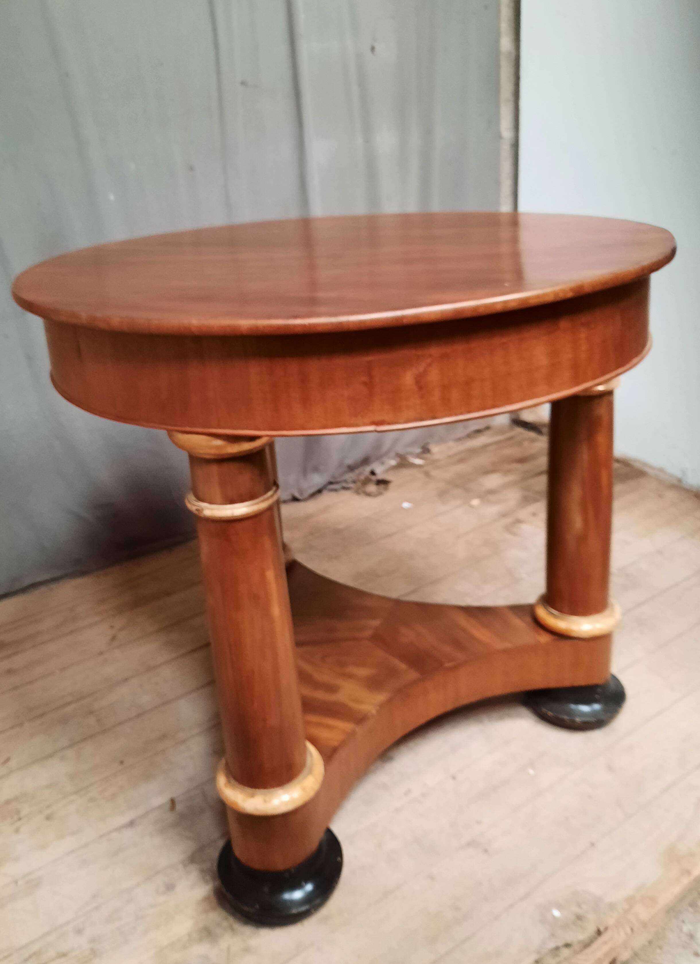 Empire pedestal table