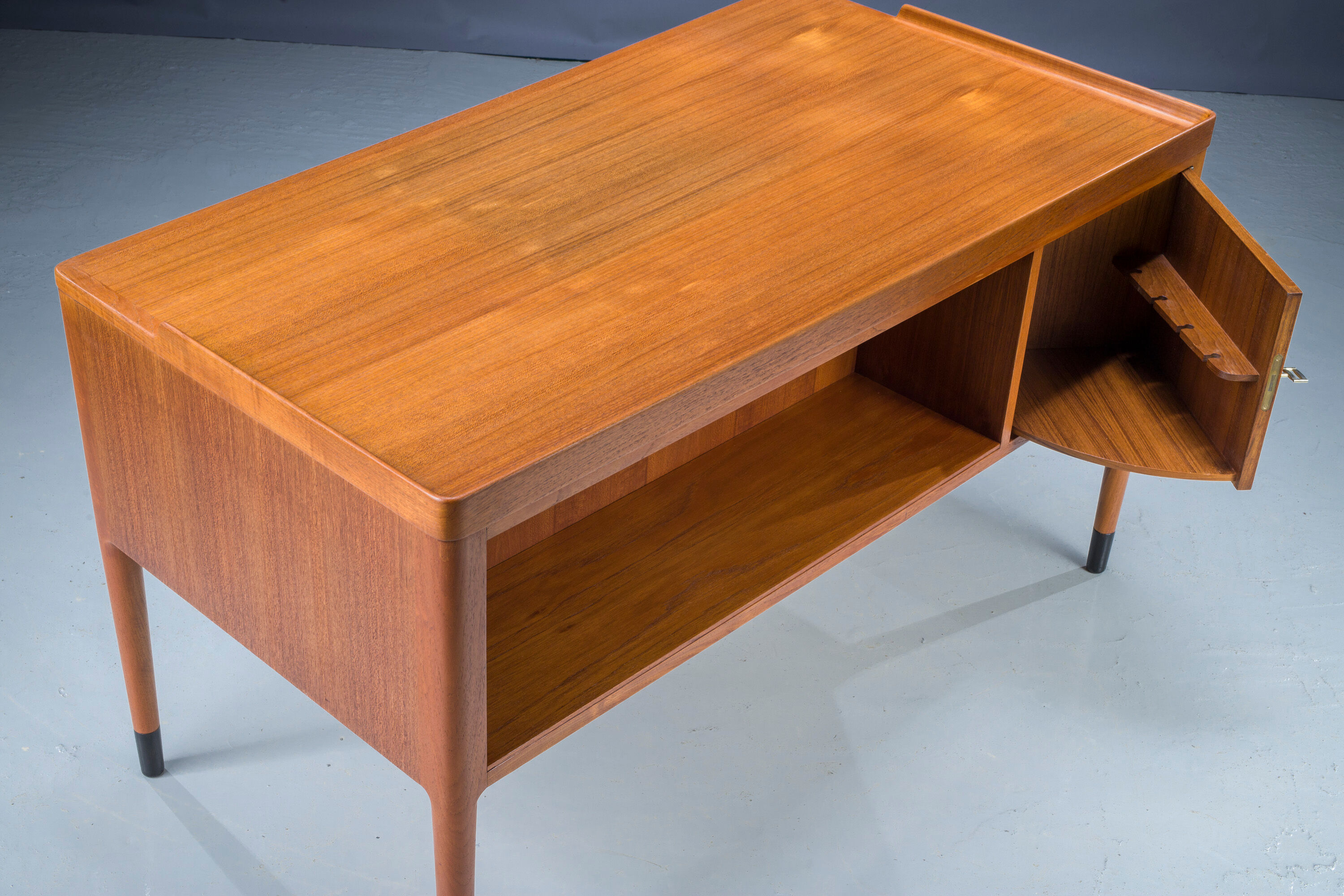 Asymmetrical Mid-Century Teak Desk with Bar, 1960s