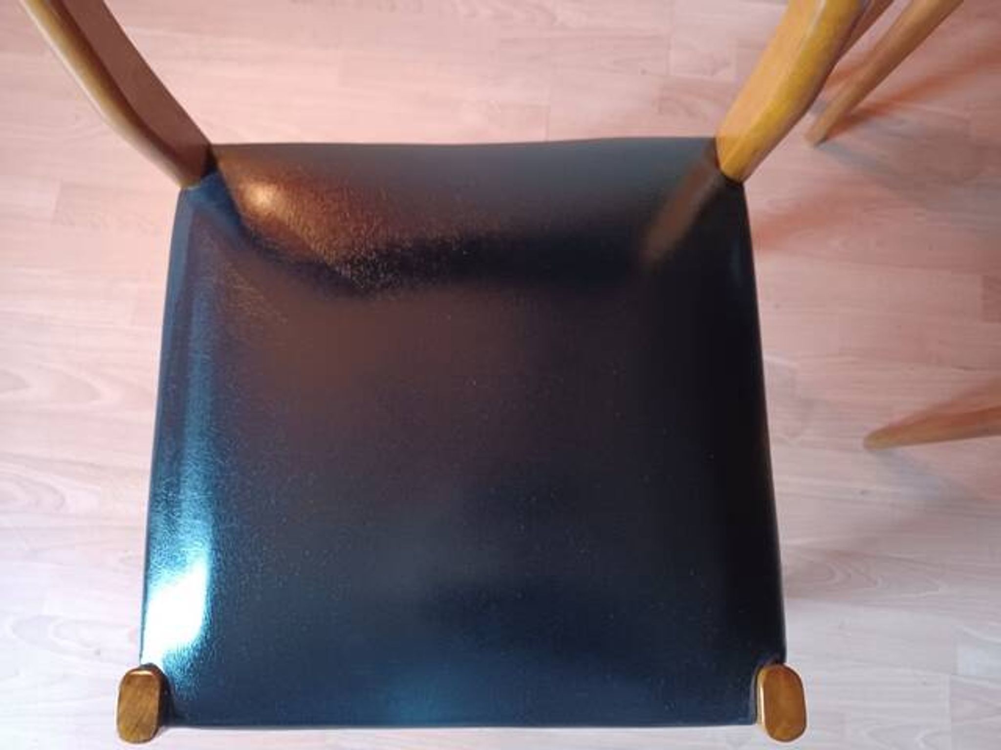6 chaises scandinave teck et skaï vintage 1960