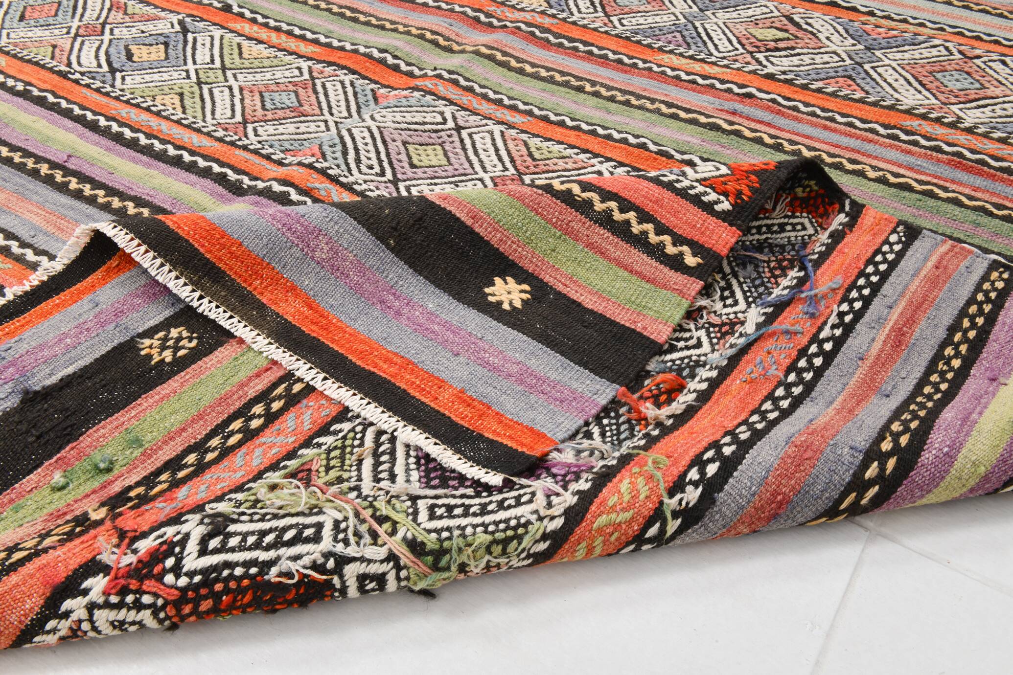 Traditional Oriental Carpet, Turkish Kilim Rug, 174x236 Cm