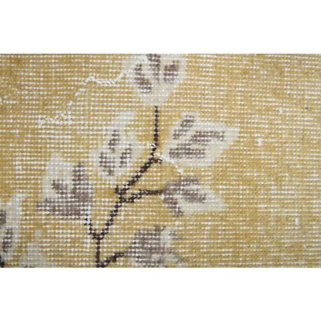 1970s Turkish yellow hand-knotted area rug 210x305
