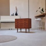 Commode à tiroirs du milieu du siècle