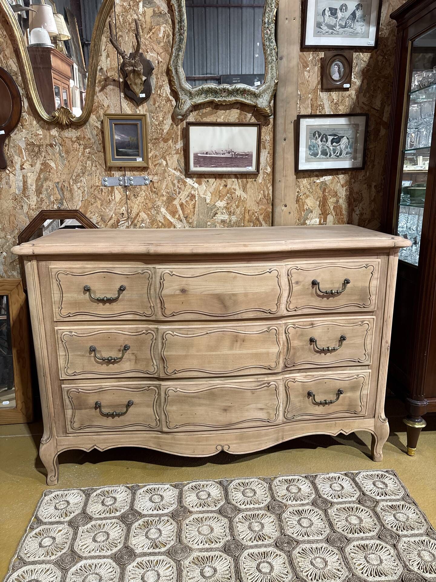 Antique solid oak chest of drawers – Louis XV style – 3 drawers