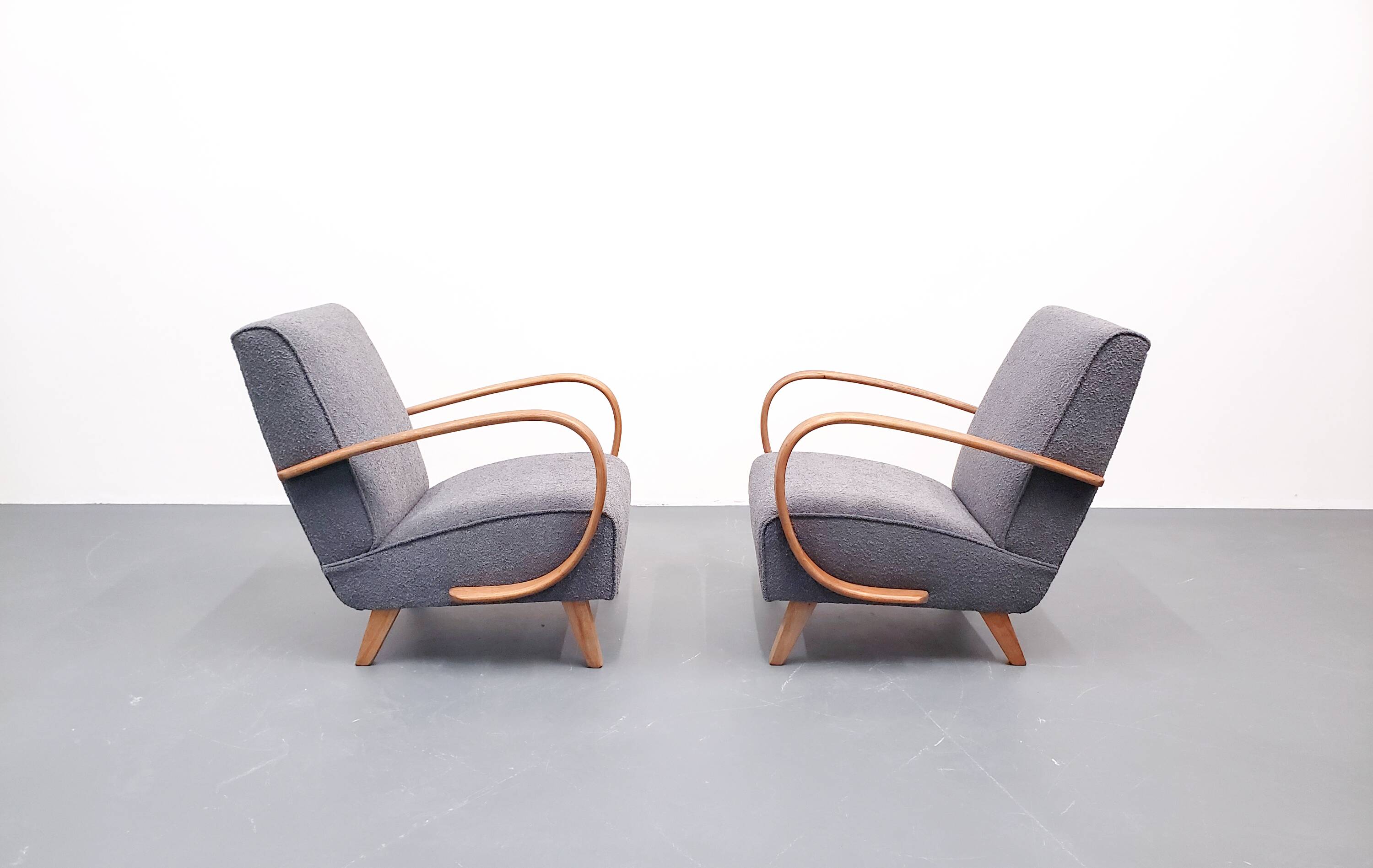 Fauteuil Jindrich Halabala en bois courbé, bouclette grise, 1930